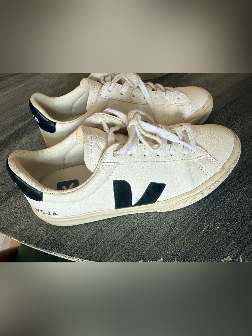 Veja Campo Sneaker - Picture 5 of 9